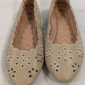 Elegant Beige Floral Women's Flats